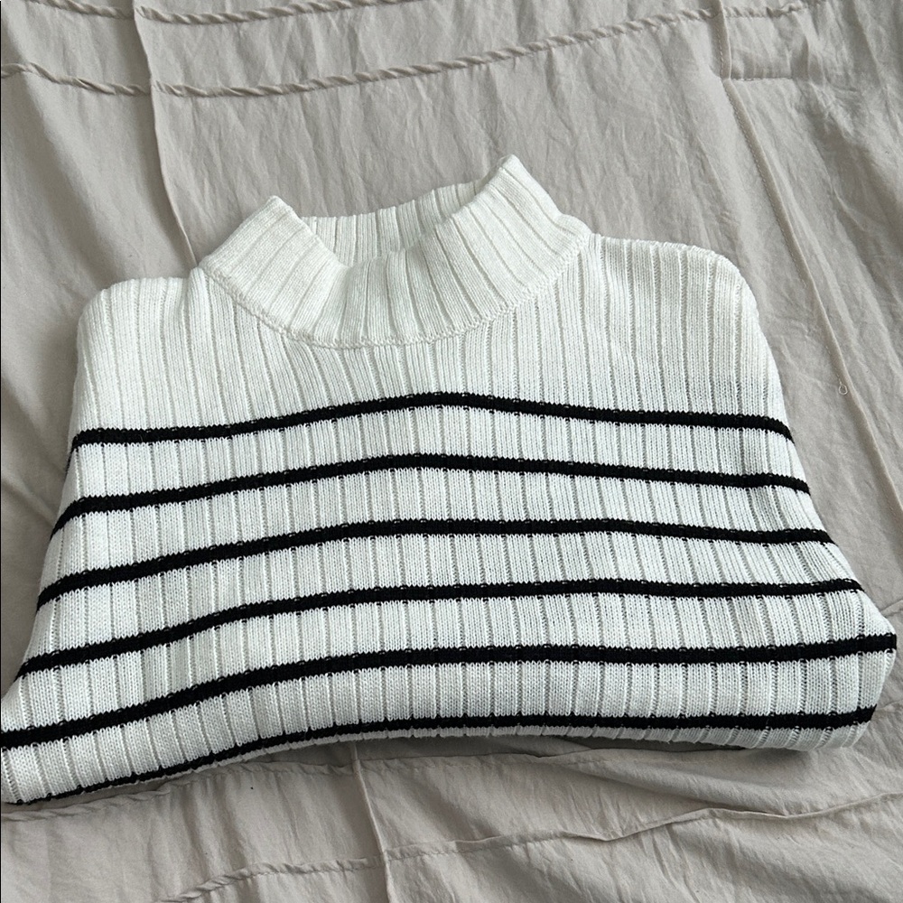 Striped Black and White Women's Sweater